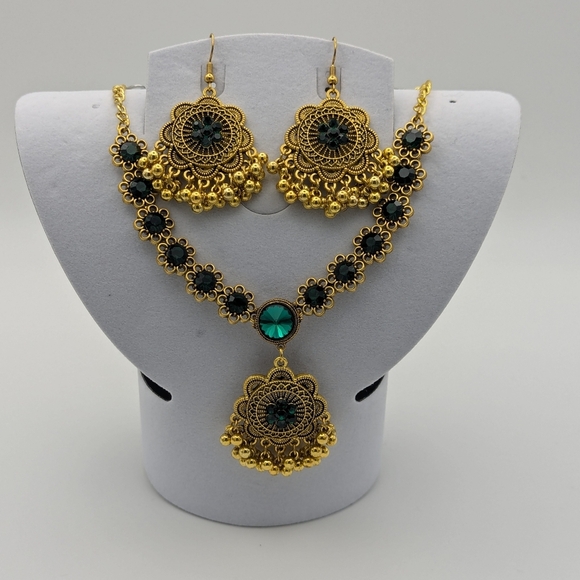 Jewelry - Gold Necklace Drop Earrings Set Green Gemstone Bollywood Wedding Bridal
